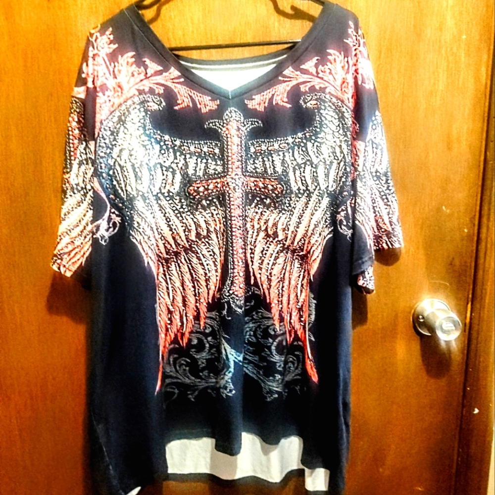 Black and Red Graphic 3/4 Sleeve Tee